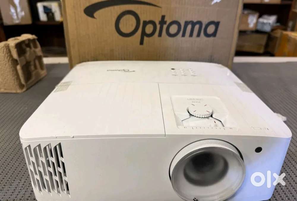 Optoma UHD55 - Smart 4K UHD home Cinema projector