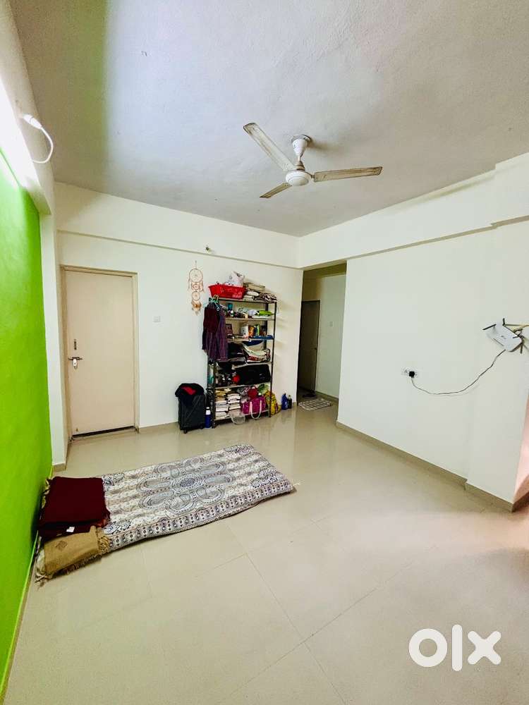 Urgently need 1 working flatmate from 21st nov