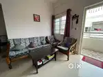 5 seater sofa with cushions