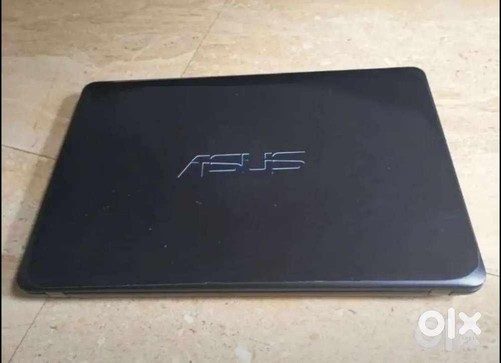 Asus 15.6 inch 4gb RAM 256gb SSD