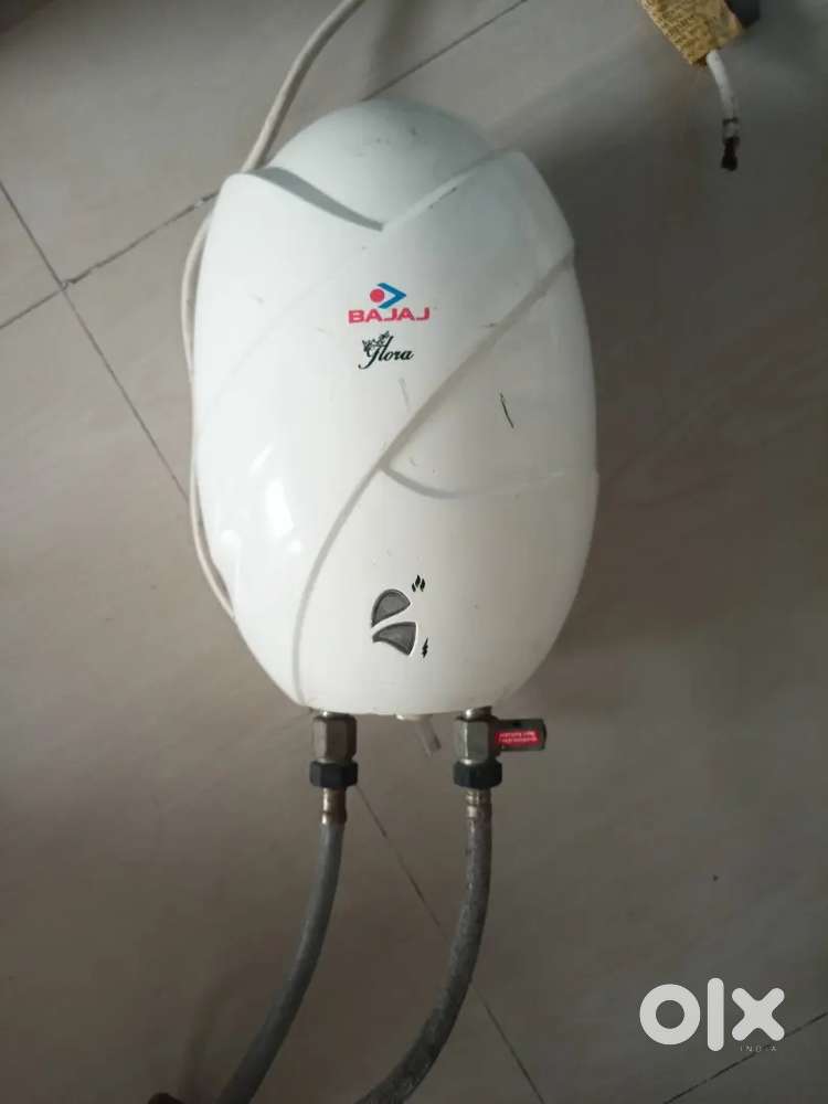 Bajaj Flora 1 Litre Instant Water Heater (Geyser) – Excellent Working