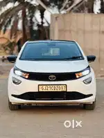 Tata Altroz XZ Plus (S) iCNG, 2023, CNG & Hybrids