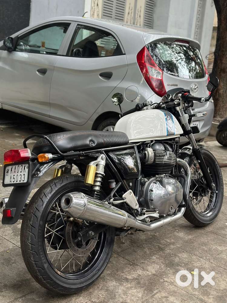 Modified side mirrors, LED headlight, double stand