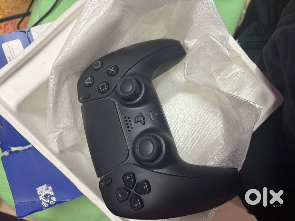 Ps5 black 5th gen controller