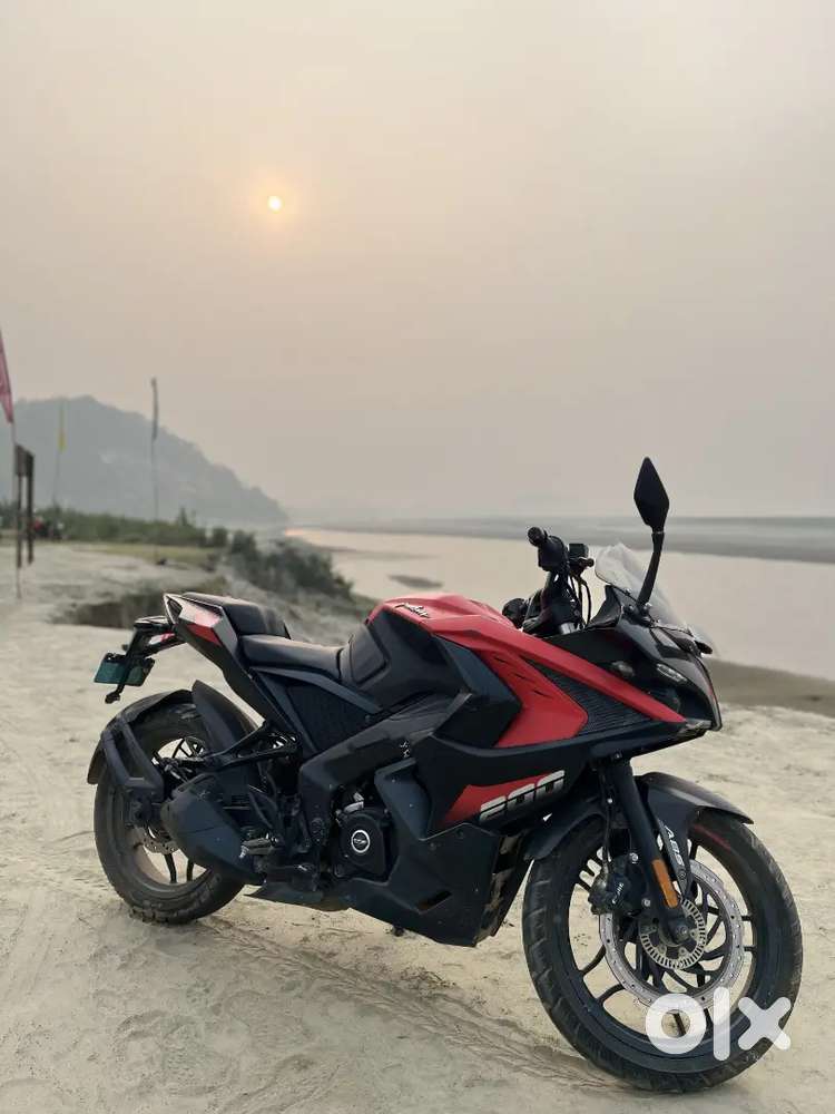 Bajaj Pulsar RS 200 (2022 Model, BS6, 30000 km)