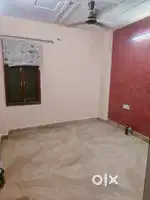 2bhk flat with car parking 30 fut ki gali Mai srif 11000 Mai