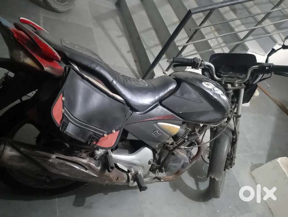 Good condition cbz bike he 5 giear 150 cc
