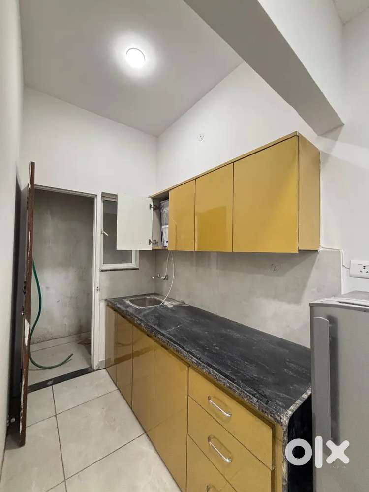 Zero Brokrage!! Fully furnished 1 BHK flat in Vijay nagar area