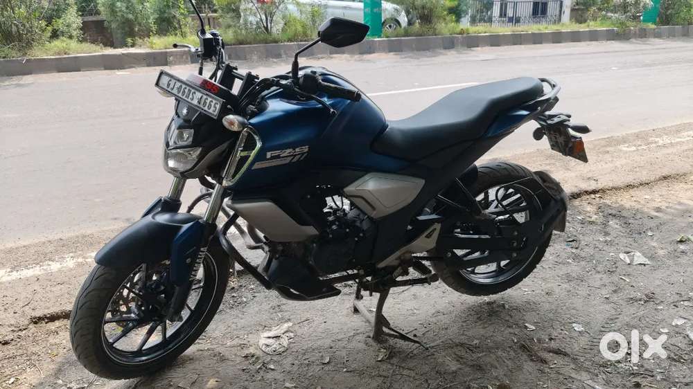 YAMAHA FZS