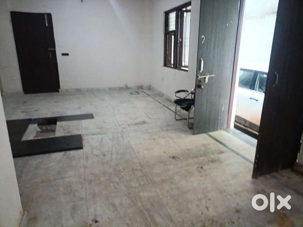 Godown for rent in 100 guz in Ghitorni