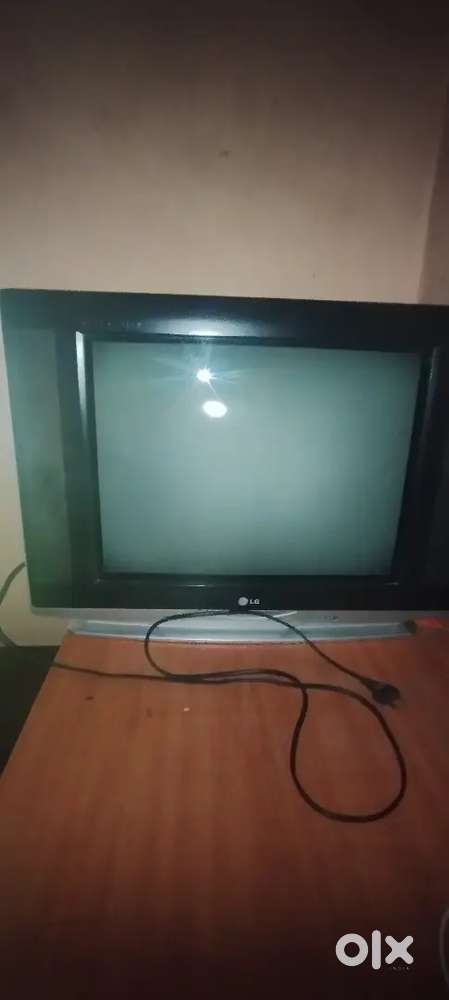 L.G 24 inch flat T.V good working condition