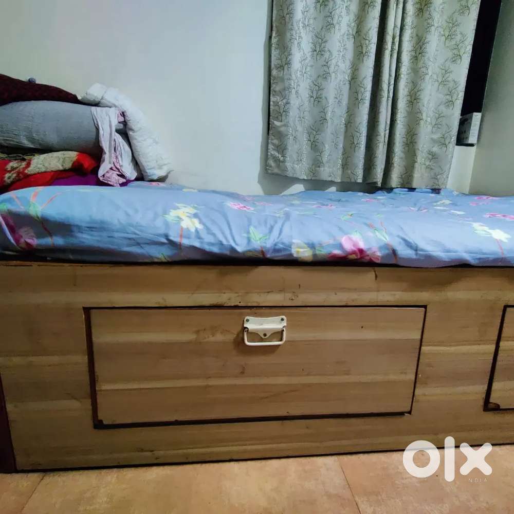 Sagwani wood  single bed