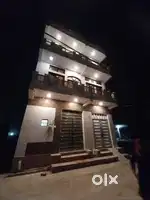 3 manjil makaan sale karna hai urgent