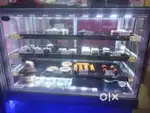 I want sell my cake display just 2 month old
