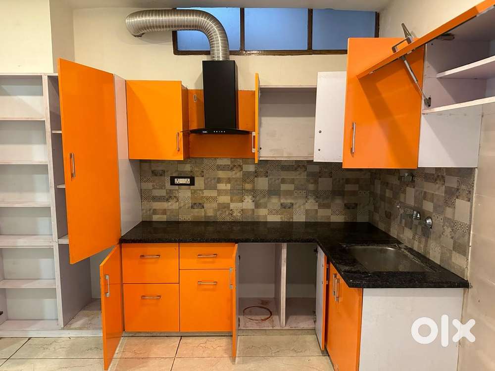 2 bhk Flate Faimly only and job person betchlar