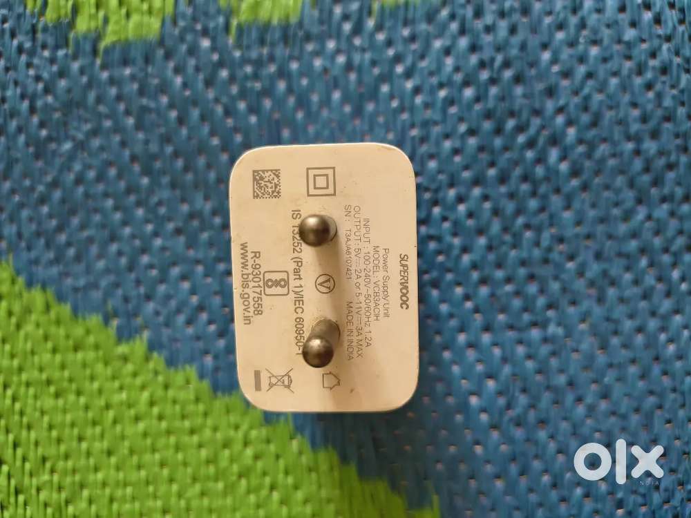 RS-600          ORGINAL CHARGER 33W  SUPERFAST