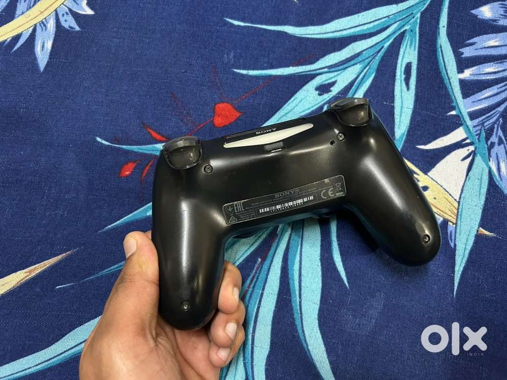 PS4 controller