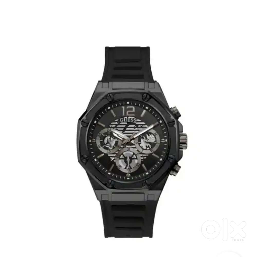 guess momentum gw0263g4 men's watch with a black dial .