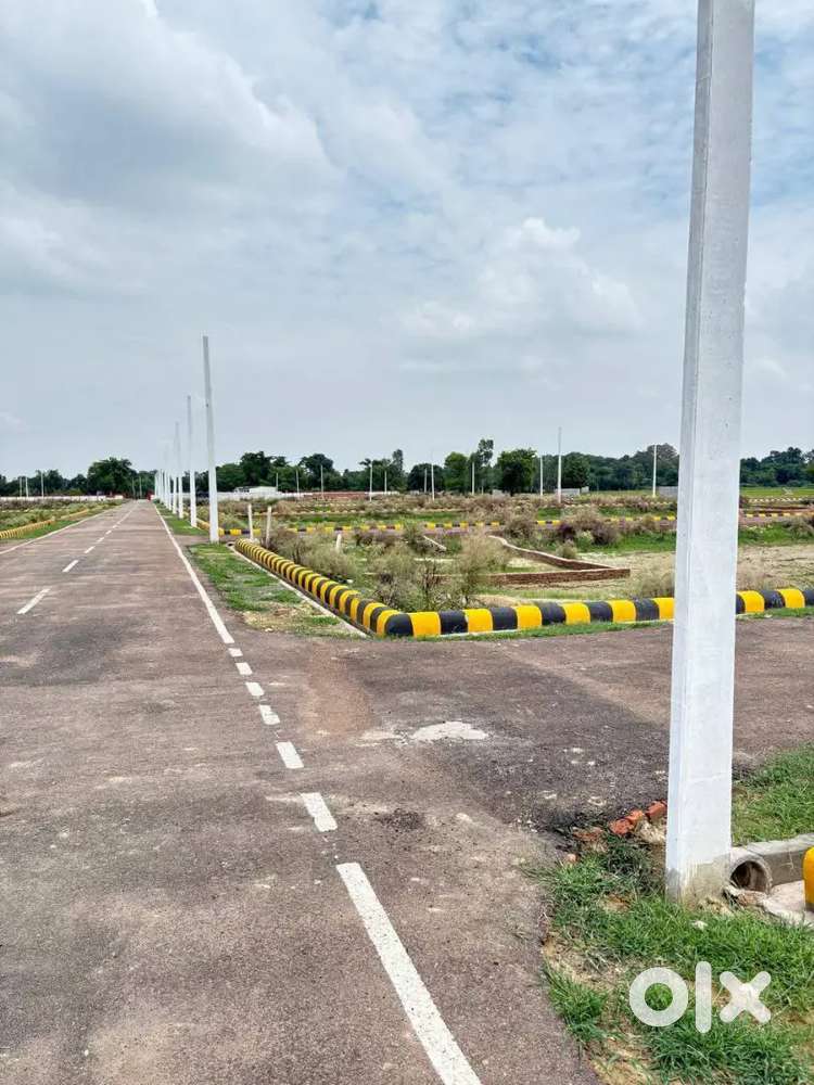 संकट मोचन पब्लिक स्कूल संकल्प पेट्रोल पंप के सामने प्लाट बुक ले