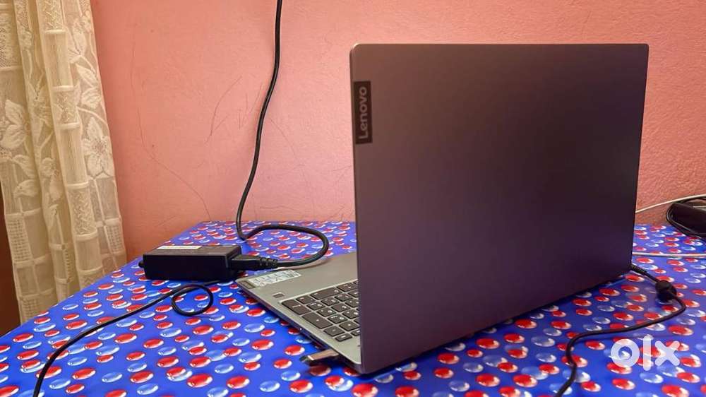 Lenovo Ideapad Slim15 i5 , 8GB, 2GB Graphics