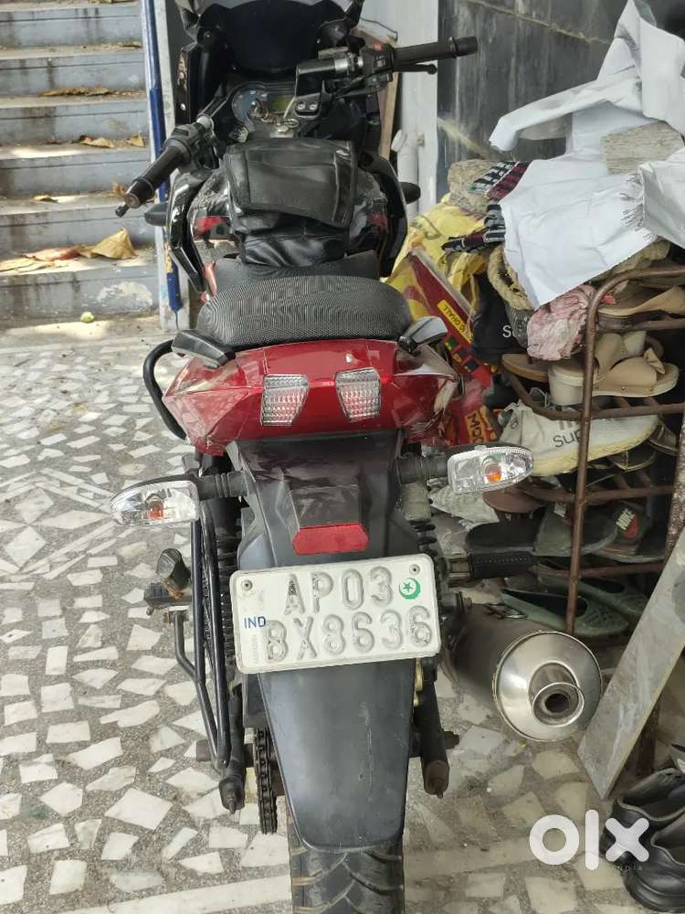 Pulsar 220