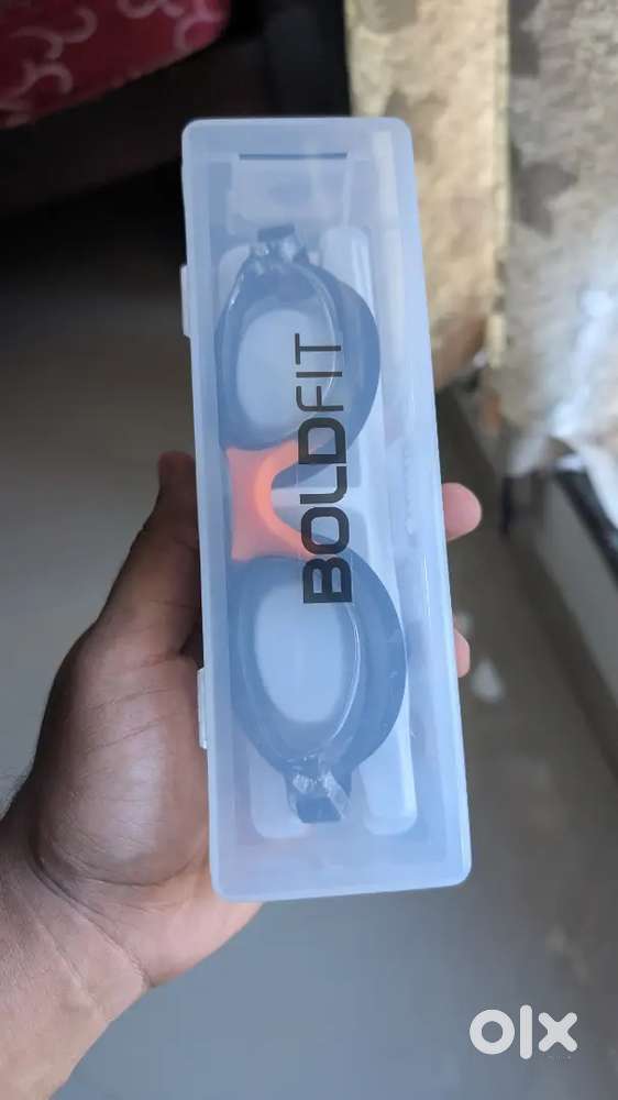 Swimming googles