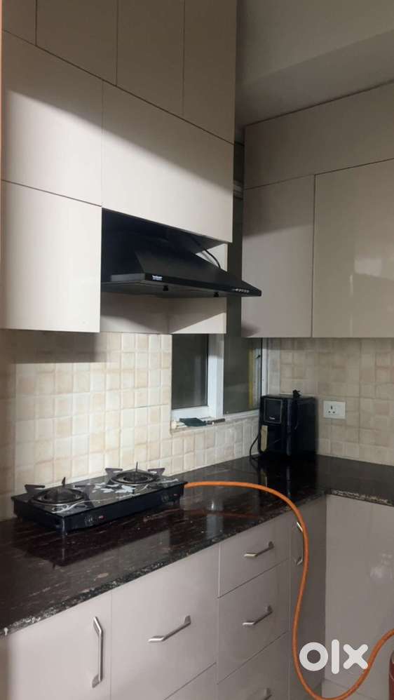 Female flatmate for a fully furnished flat