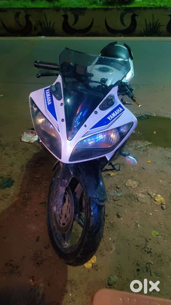 R15S White and blue