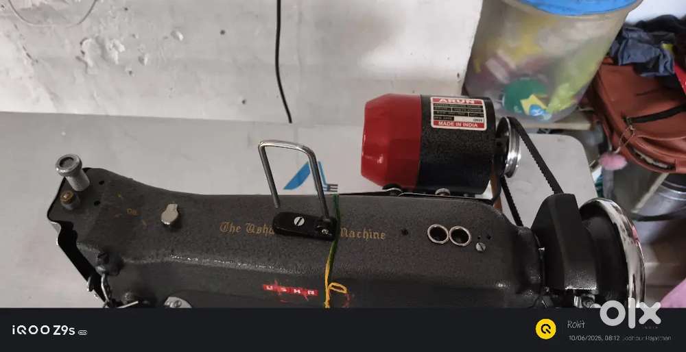 Silahi machine 4 dyas hue layi hui hai