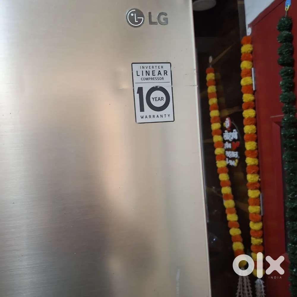 Double door fridge in working condition