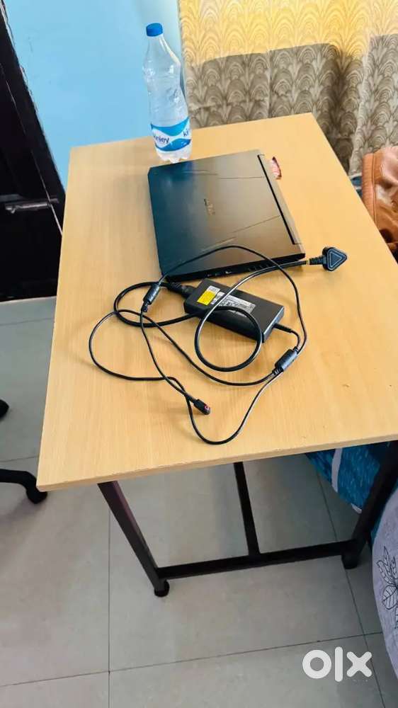 4 Study /Worl / Laptop Tables – Strong Metal Frame – Bulk Sale 2500rs