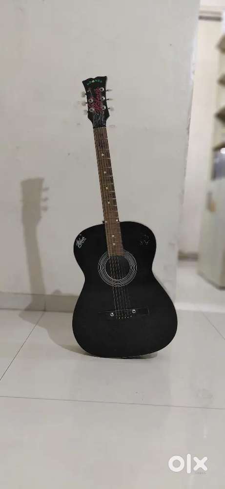 Hobner Acoustic Guitar- Barely Used, Like New..