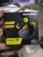 Ear buds Dubstep