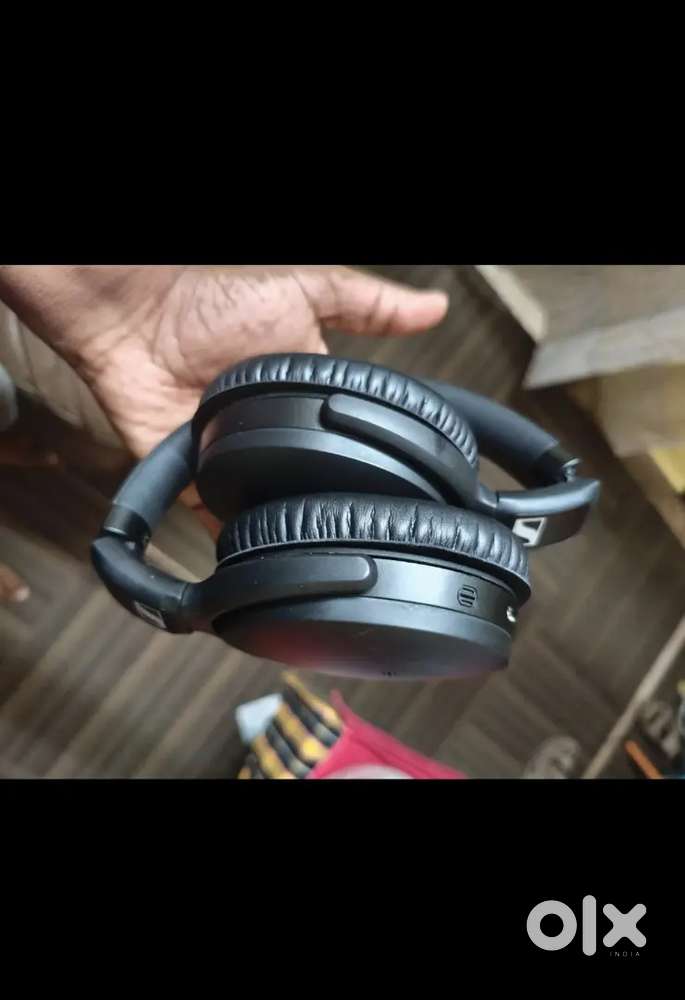 Sennheiser 4.5bt, Jabra elite 3 active, gaming keyboard, hdd SSD