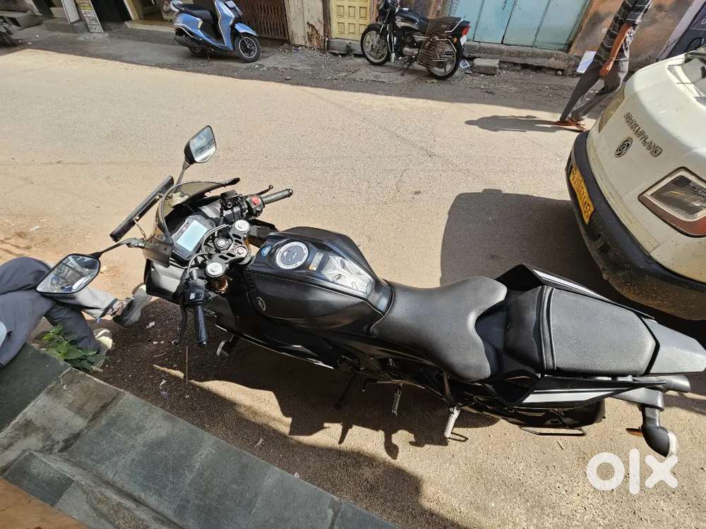 YAMAHA R15 MATTE BLACK MINT CONDITION ONE HAND DRIVEN