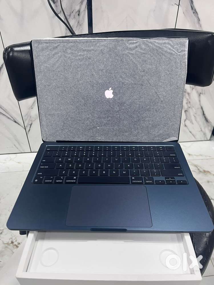 (Apple MacBook Air M4 13-inch with warranty)