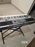Yamaha psr i455 keyboard with stand