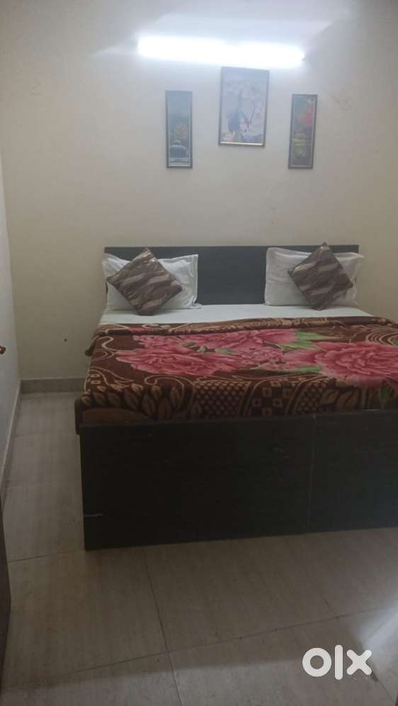 8 rooms opp max hospital good location urgent need