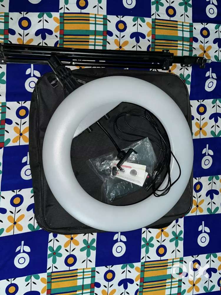 Digitek 19rt ring light with stand and all accessories