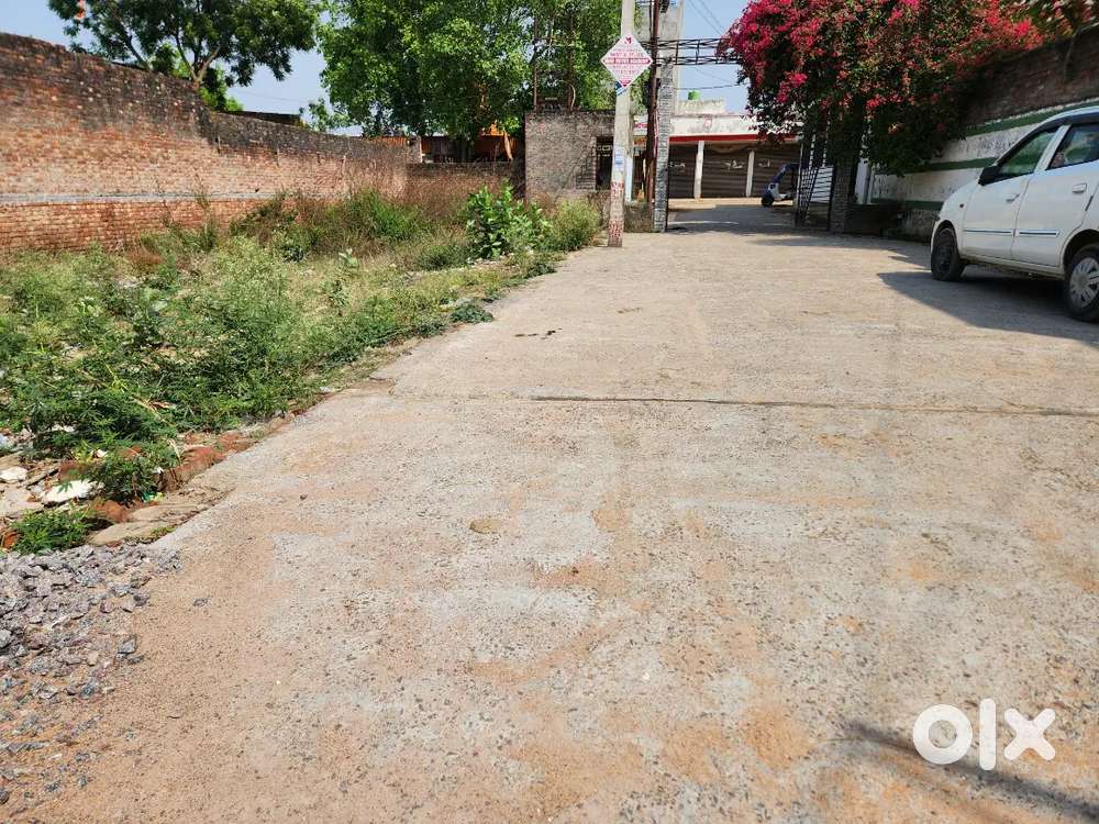 1100 sqft plot in gated colony near AKTU mirzapur pullia nahar road