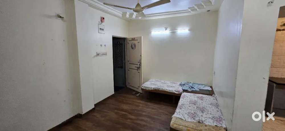 4 sharing flate in prahaladnagar