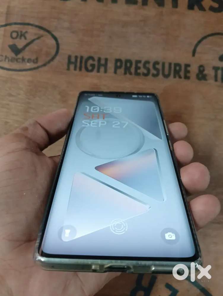 Tecno pova curved 5g 8gb/128gb