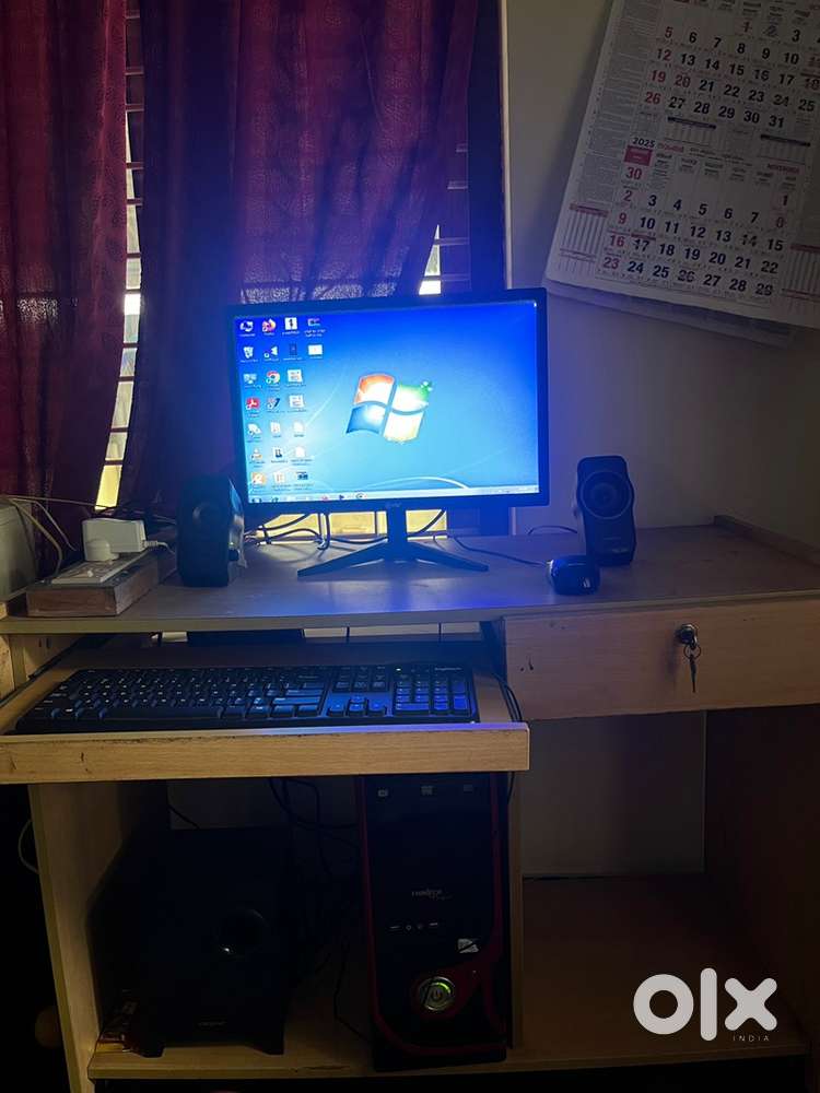 Computer and accessories with table (Price are negotiable)