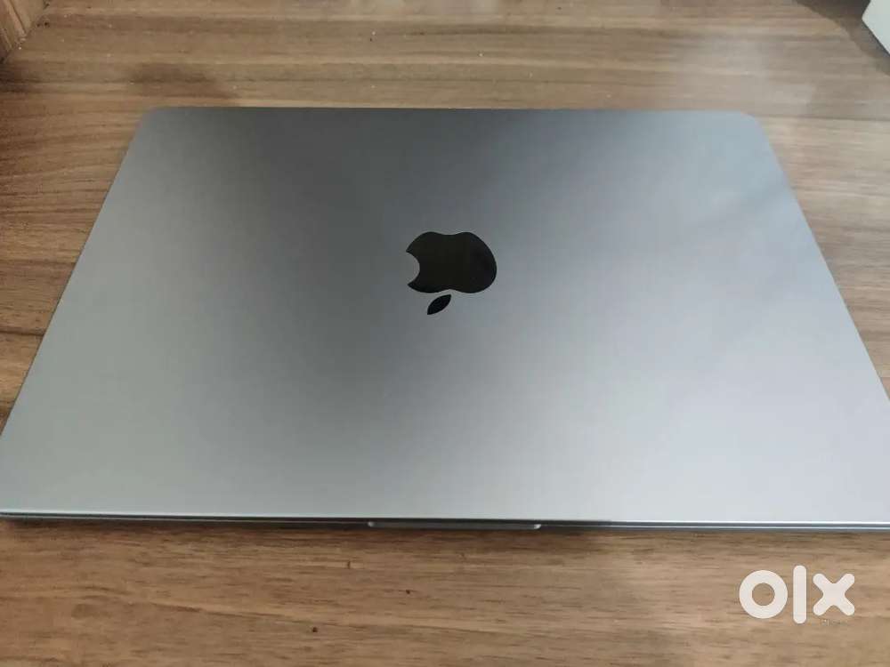MacBook Air M2 512GB 2025  Excellent Condition With Box & Charger