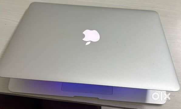 Mac Book urgent sell karna hai