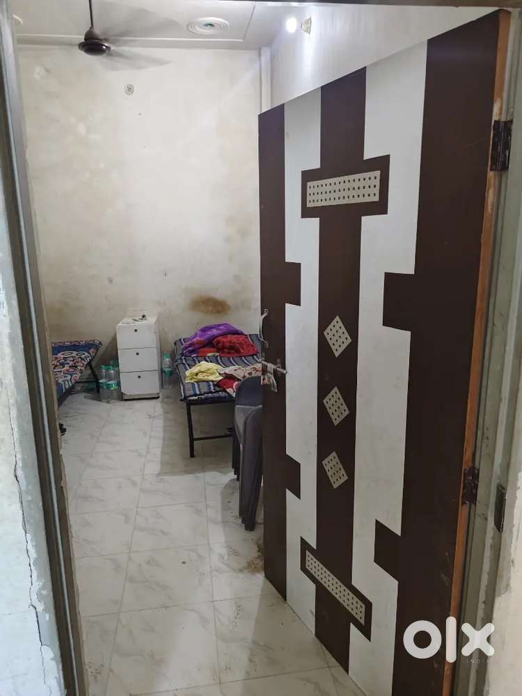 1 Single Room with bathroom . for working person and students.
