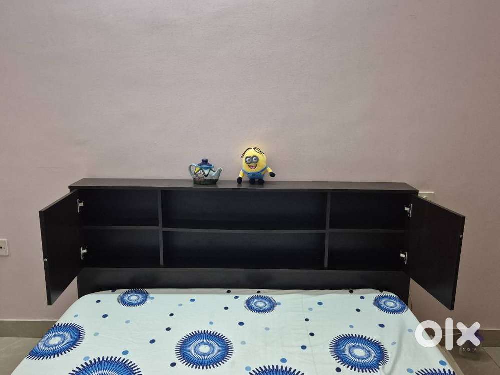 Selling Queen size bed with Matress in Mint condition