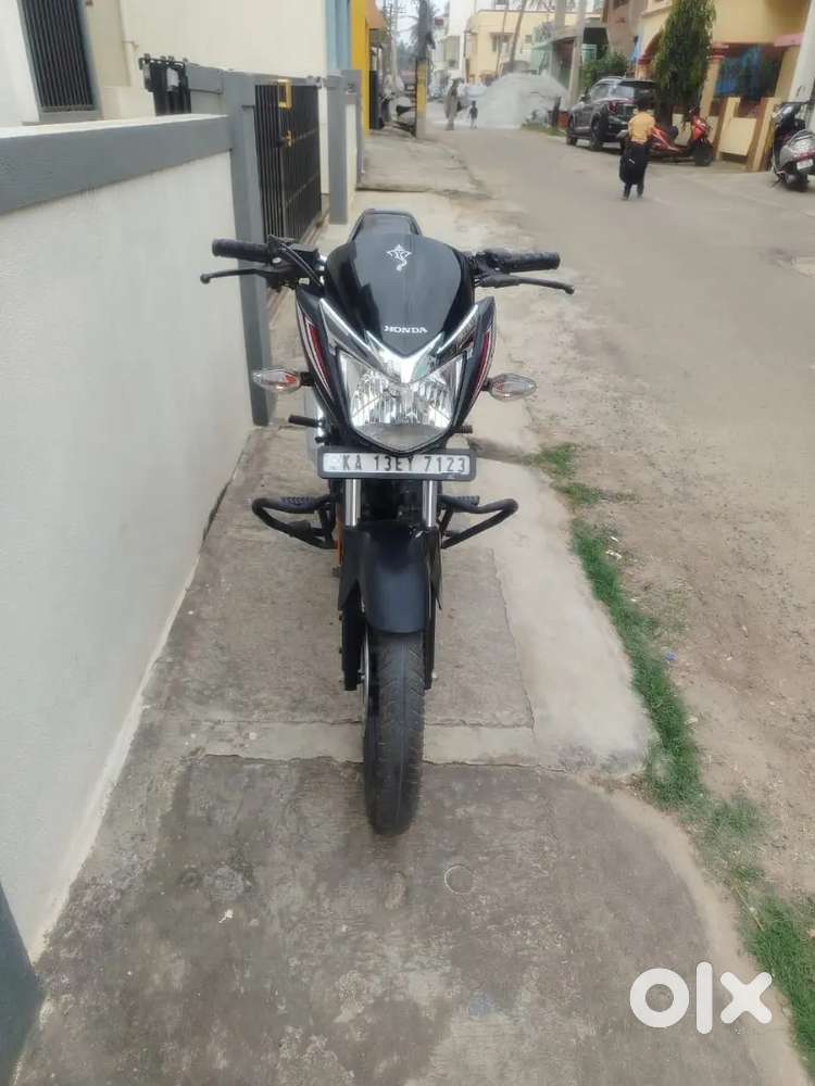 KA 13 registration 1 st owner showroom condition