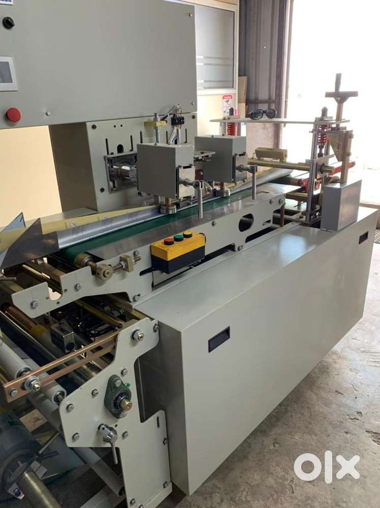 Automatic flow pack machine