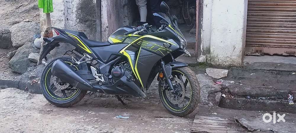 CBR 250R Good Condition